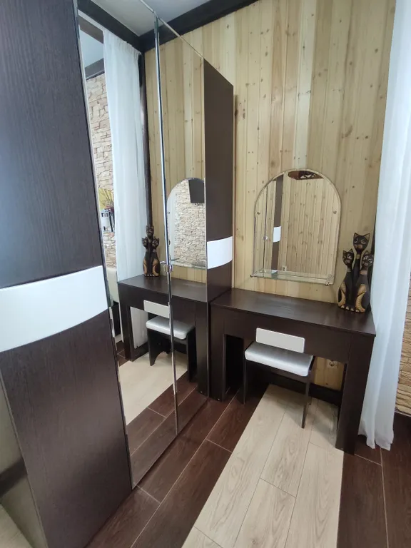 Эллинг на берегу моря