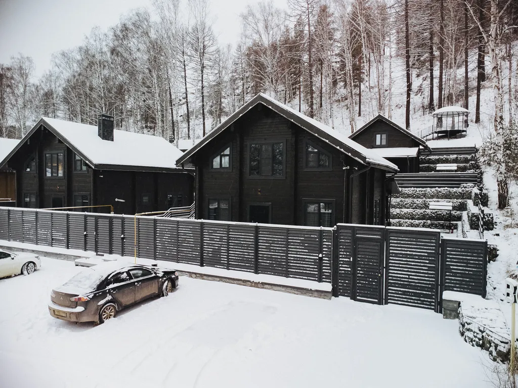 Малый коттедж с бассейном