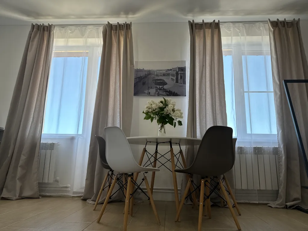 Двухэтажные апартаменты с балконом Столица 2313