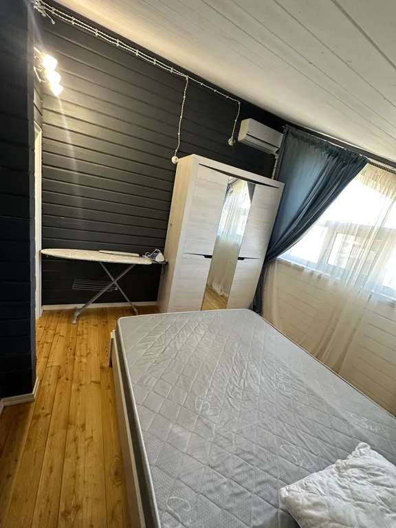 Уютный брусовый дом на берегу