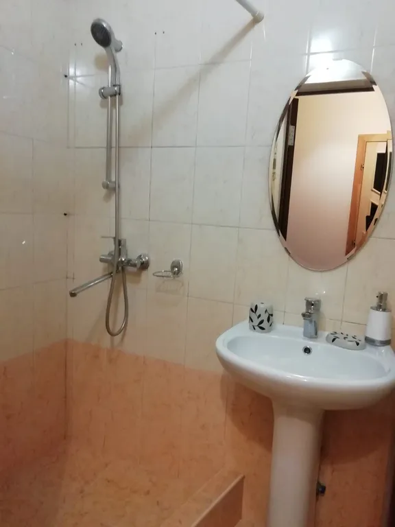 Домик с видом на сад