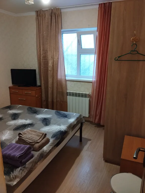 Коттедж Квартира с отдельным входом на ровном месте — Ялта