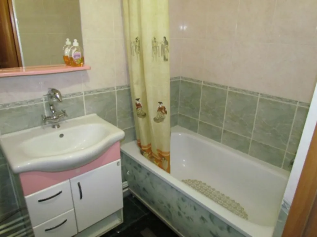 Люкс с односпальной кроватью, санузел в номере