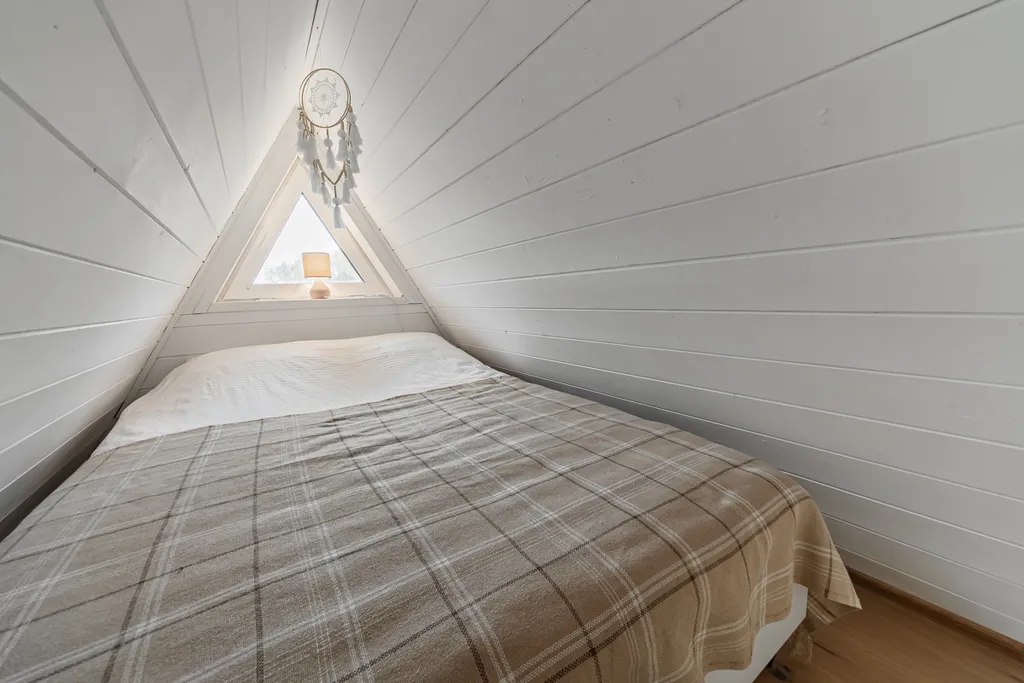 А-фрейм в сказочном зимнем лесу