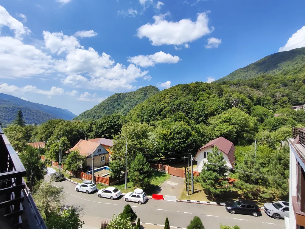 Дизайнерская студия с балконом