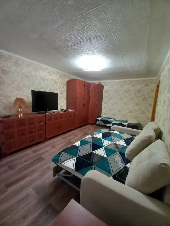 Просторная двухкомнатная квартира на 1ом этаже по Тихонова