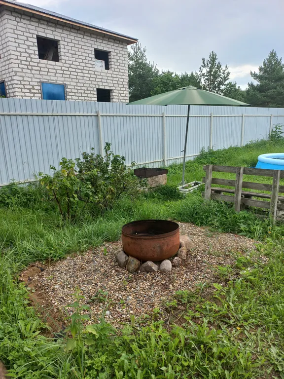 Частный дом в деревне в 15 километрах от центра города