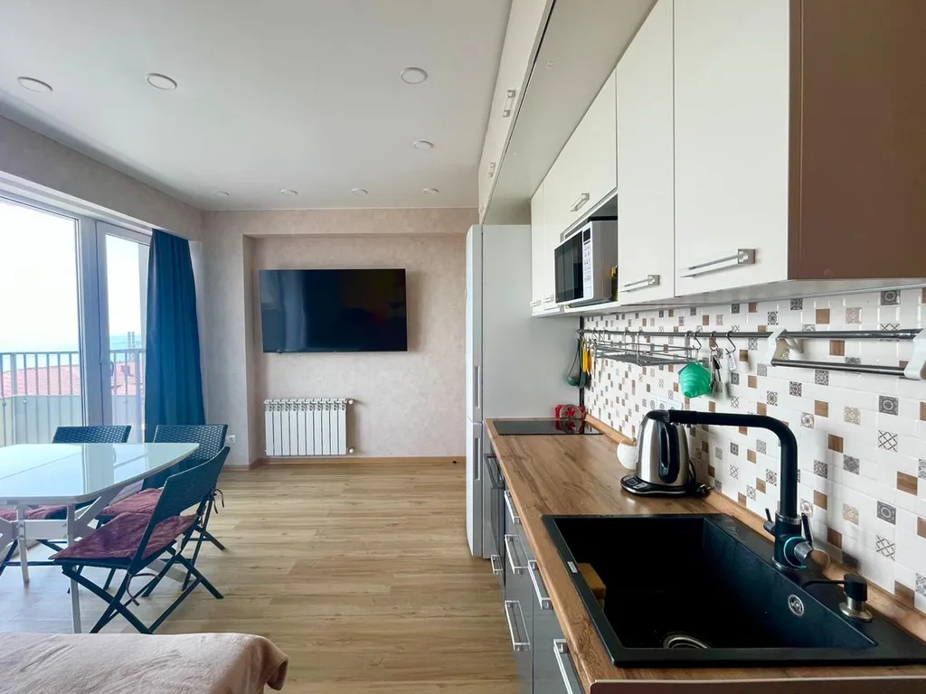 Двухкомнатная квартира с видом на море