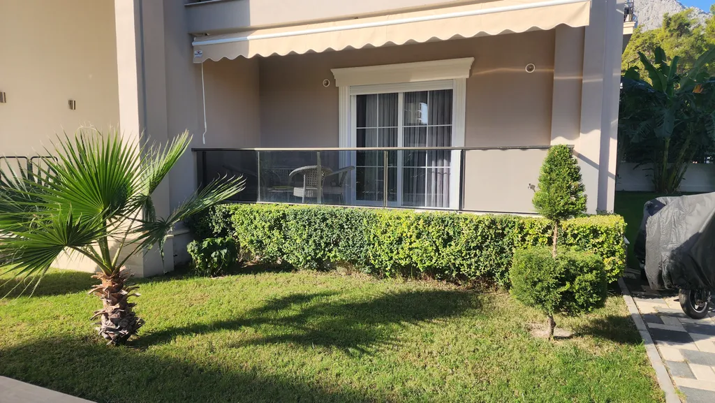 Квартира с 2 спальнями и садом