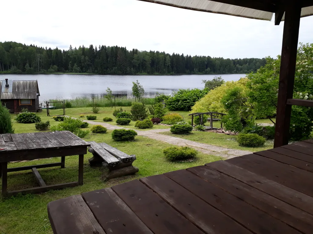 Апартамент с террасой и видом на озеро