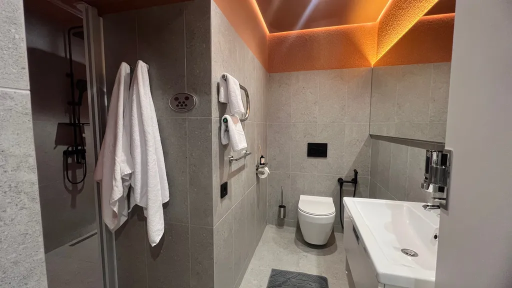 Апартаменты у Часовой башни оранжевые