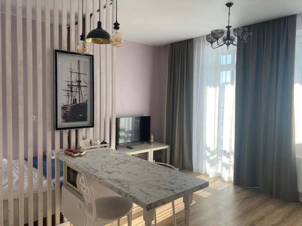 Уютная квартира с видом на пруд