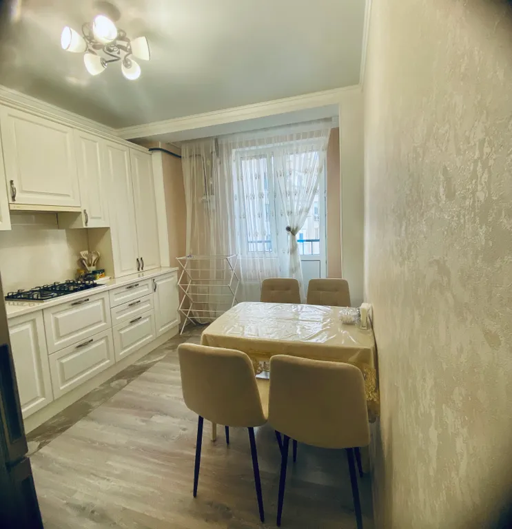 УЮТНАЯ КВАРТИРА,В ТИХОМ ЦЕНТРЕ ТУАПСЕ