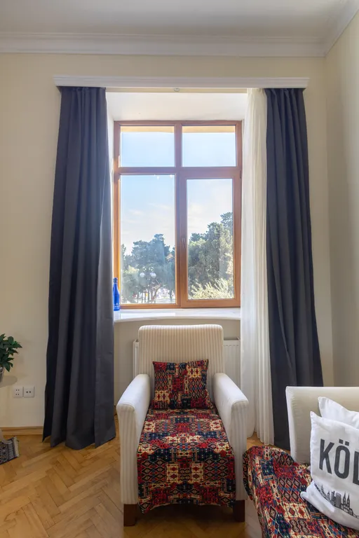 Апартамент с видом на бульвар на Торговой