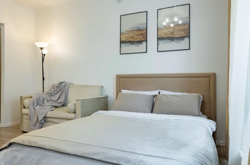 Стильная студия с балконом у метро