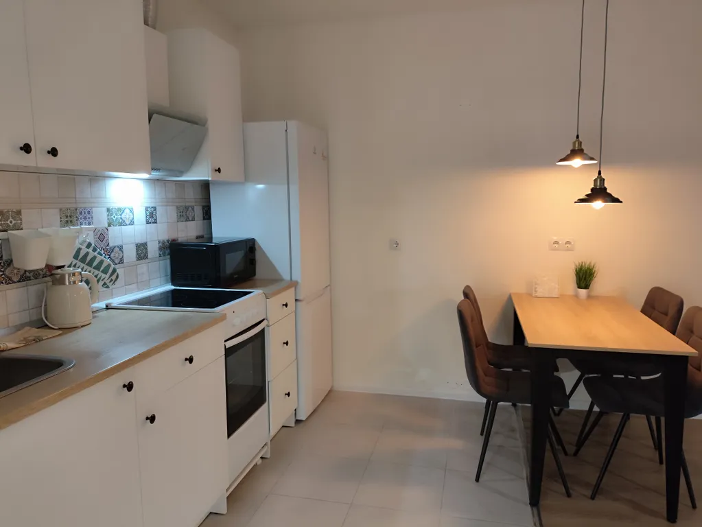 Новая в новом