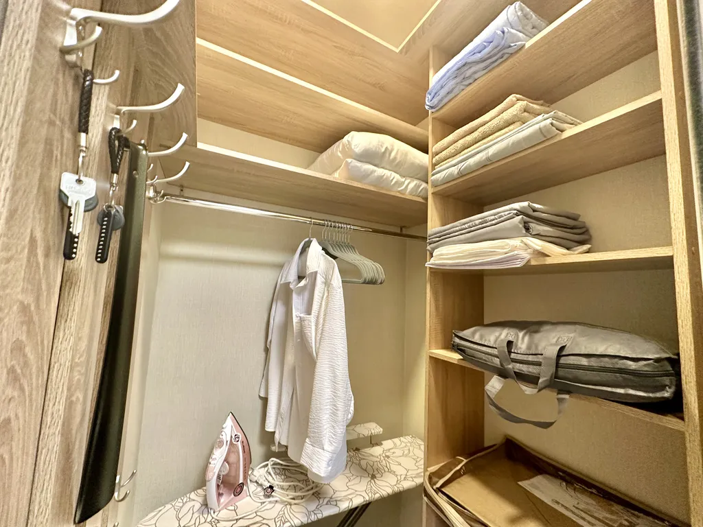 Уютная квартира-студия с потрясающим видом на море и город  в центре