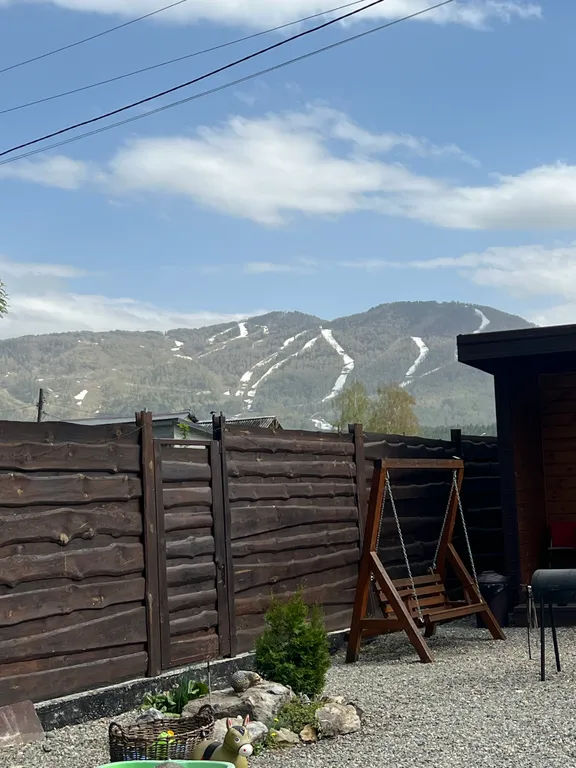 Дом благоустроенный с видом на гору