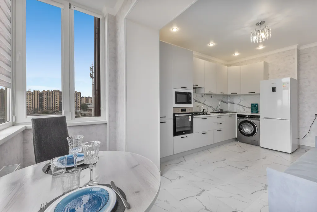 Квартира в 10 минутах до развилки в горы от Juls Apart