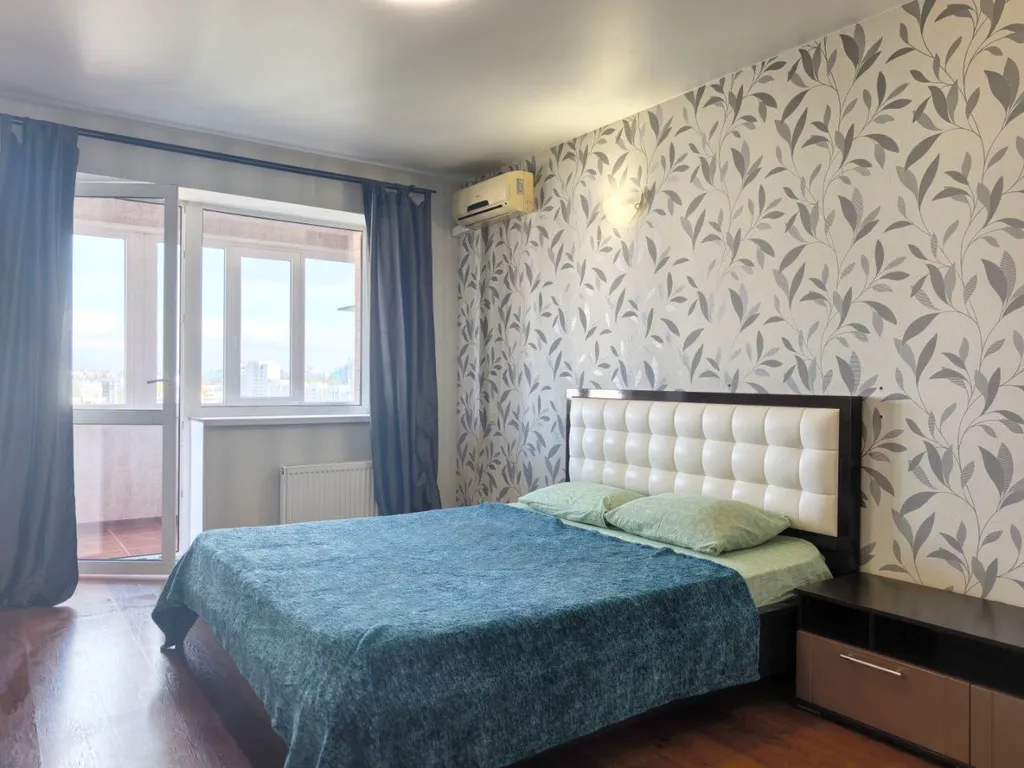 Большая квартира-студия — аренда посуточно в Самара