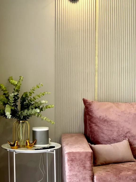 Дом с теплым бассейном на озере