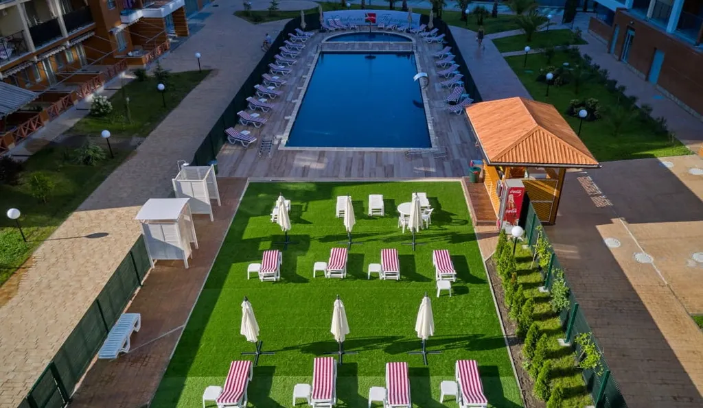 Студия у моря с бассейном на территории. Каравелла 112