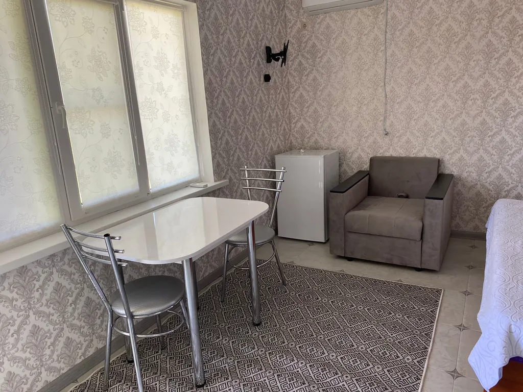 Комната с видом на море