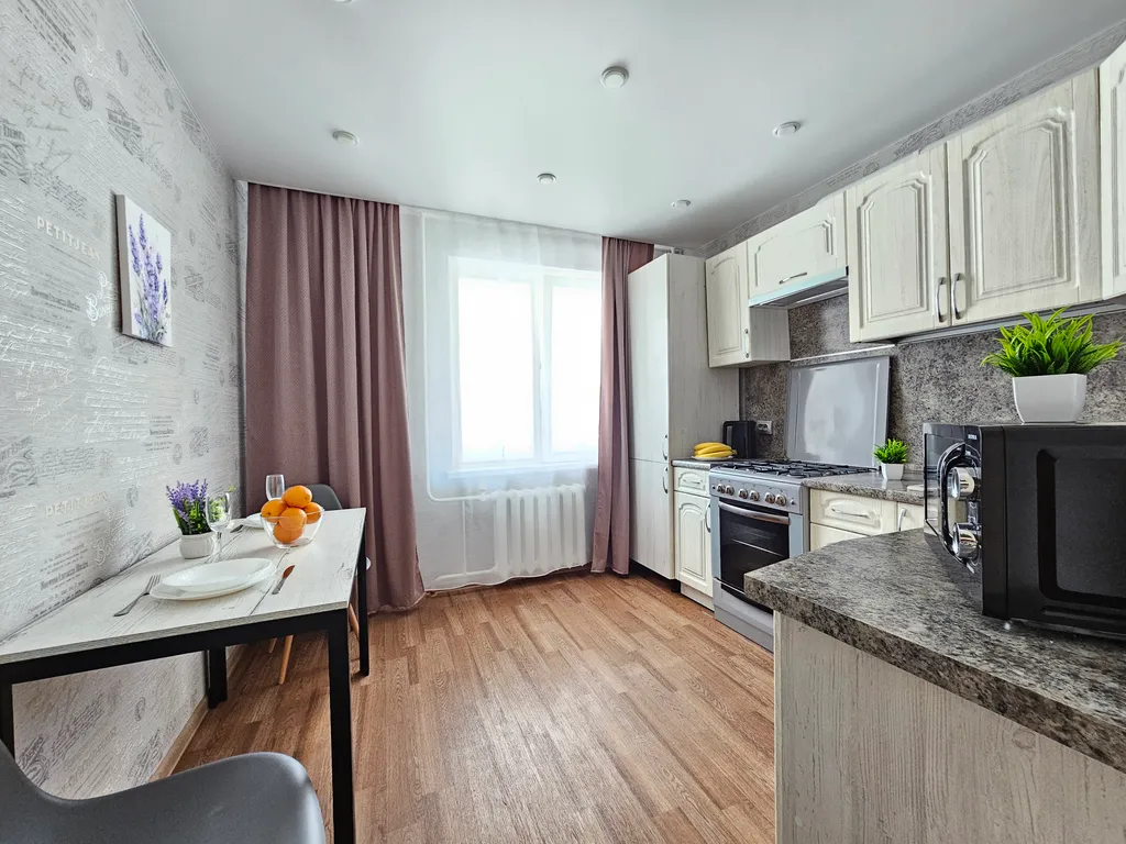 Апартамент у Июня