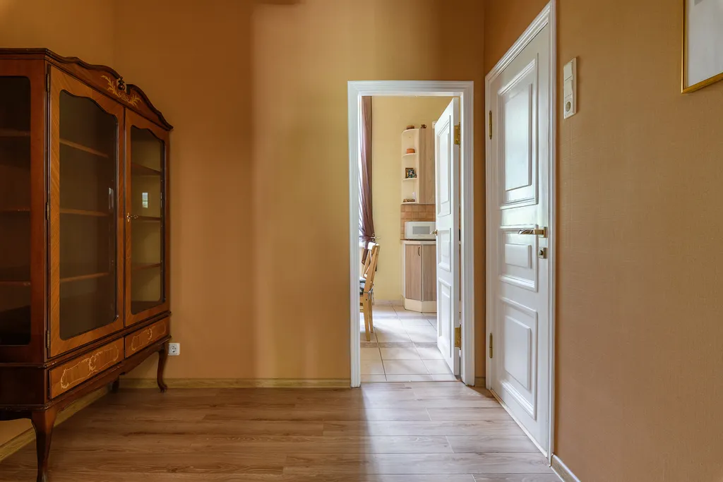 Роскошная квартира с балконом и парковкой рядом с Петропавловкой