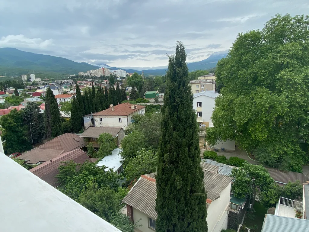 Просторная квартира в центре города недалеко от моря