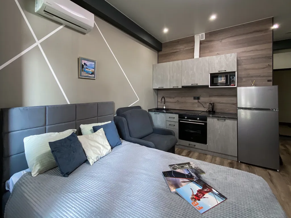 Дизайнерская студия с верандой