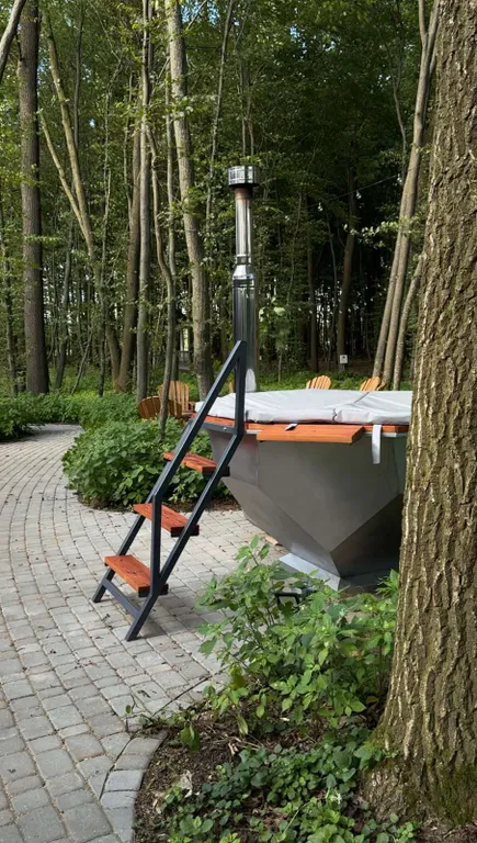 Уютный дом с видом на лес