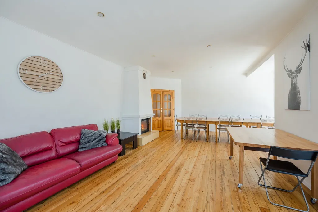 Дом с бассейном и сауной