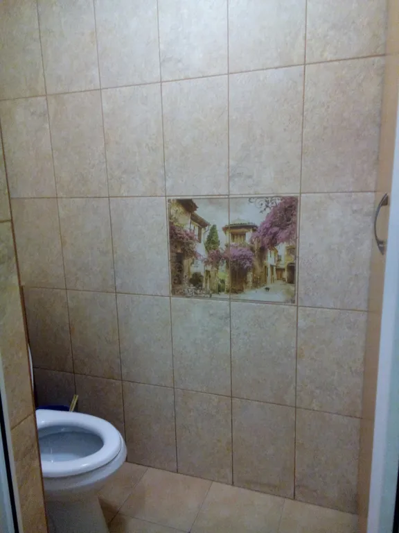 Комната в доме у входа в парк