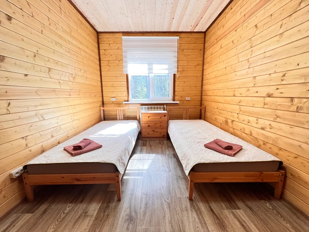 Дом на берегу речки