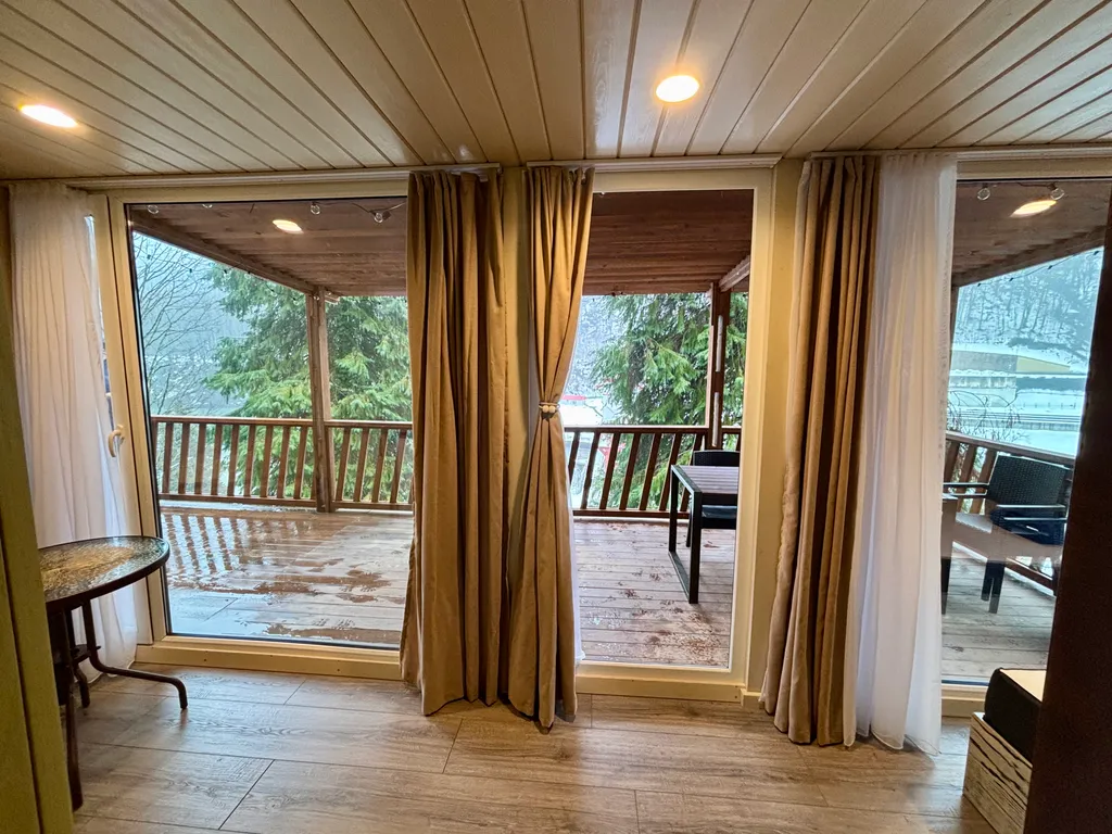 Дом у реки с видом на горы с купелью и баней