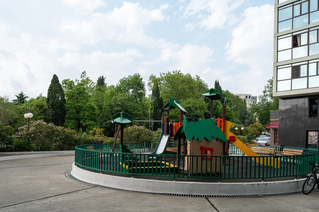 Просторная квартира Real Apartments