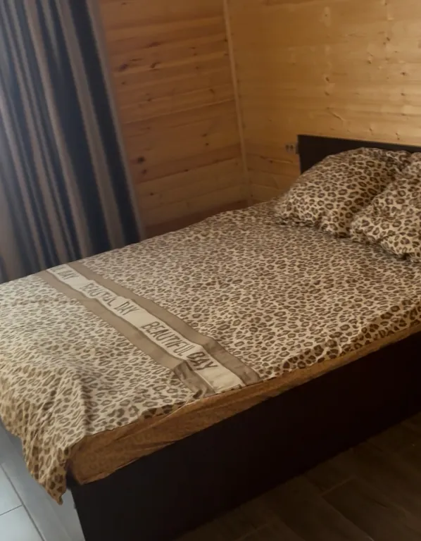 Домик у озера