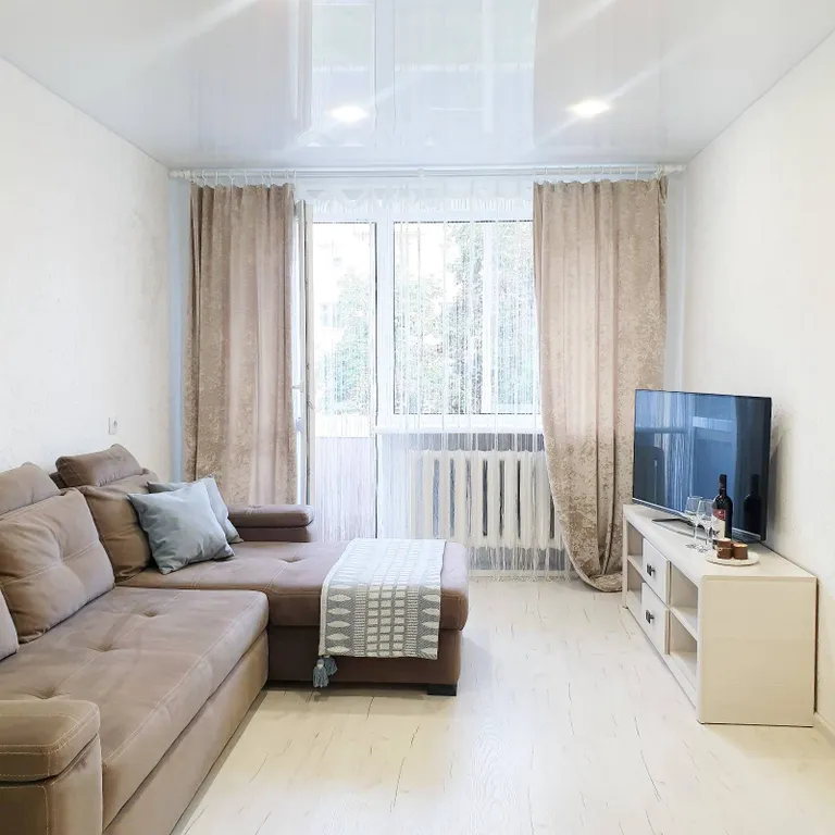 Светлая квартира на центральной улице города — аренда посуточно в Гродно