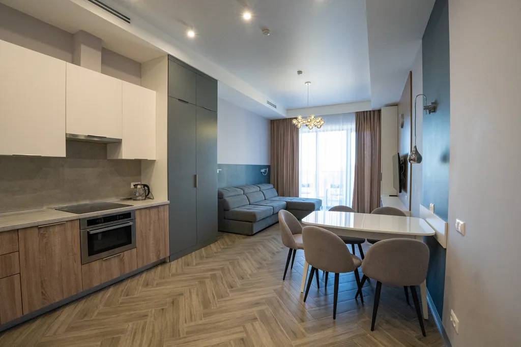 Двухкомнатные апартаменты с видом на море и город