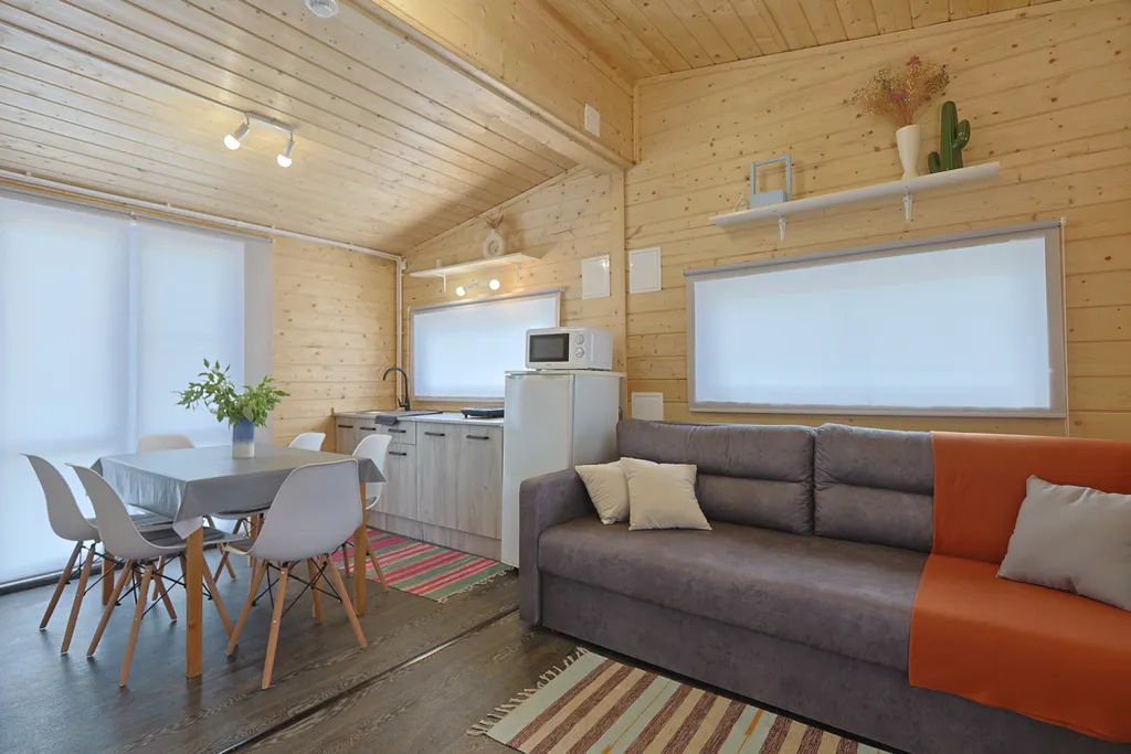 Уютный дом с сауной зоной барбекю и своей парковкой в черте города