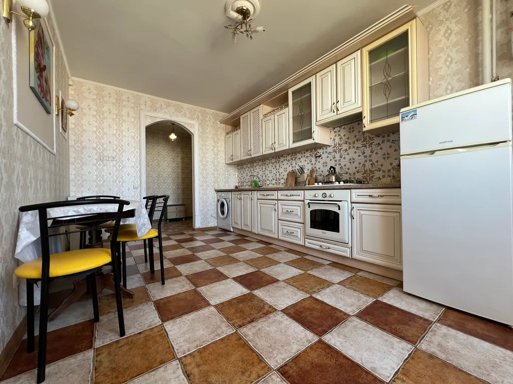 Рядом парк Победы Херсонес не берем оплату за уборку