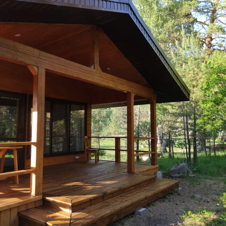 Комфортные шале на берегу реки