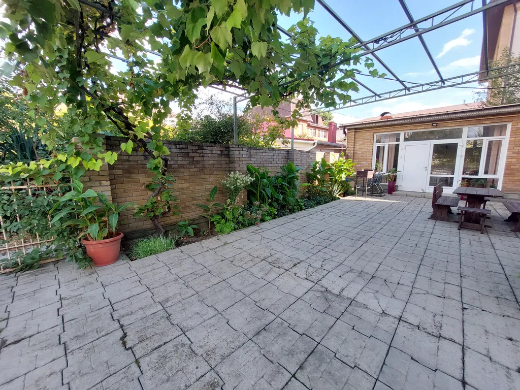 Коттедж Большой дом в центре города — Геленджик