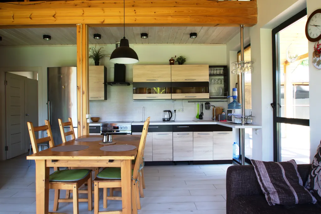 Стильный коттедж с баней и купелью