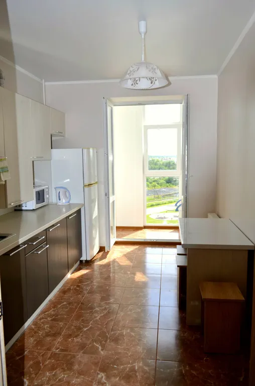 Уютная квартира с панорамными окнами в пол и красивым видом на парк