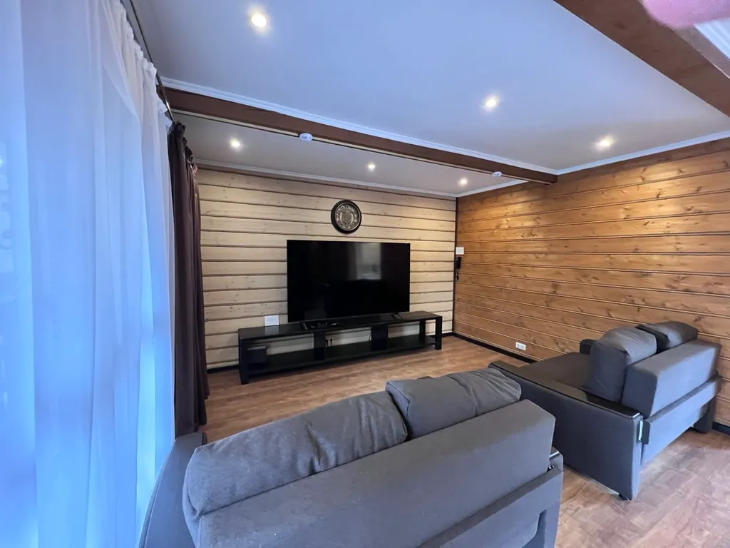 Коттедж с тремя спальнями — аренда посуточно в Заокский