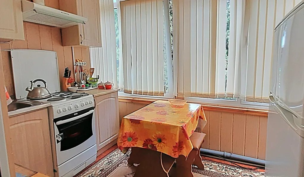 Комната с балконом в старинном доме