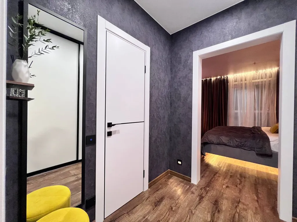 Уникальная cтудия с мини-бассейном на двоиx