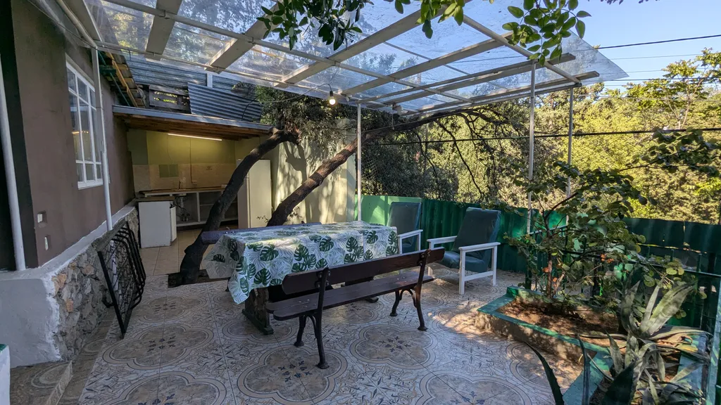 Дом рядом с парковой зоной